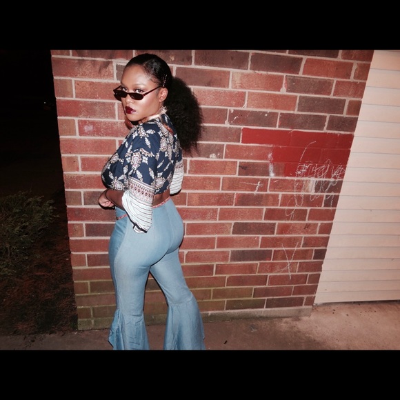 ✨New Retail✨ Highwaisted Denim Flare Bottoms - Picture 2 of 2